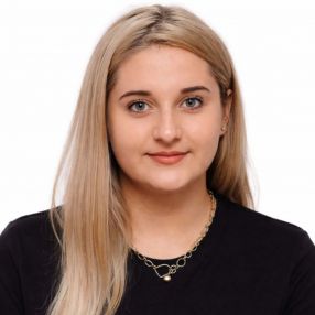 Oana, Babysitter în Mioveni