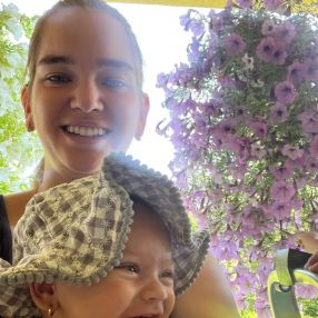 Madalina, Familie în Chitila