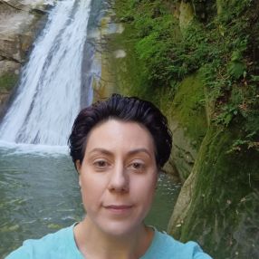 Oana, Babysitter in București
