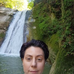 Oana, Babysitter in București