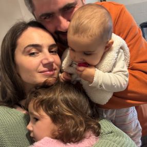 Mona, Family in Constanța