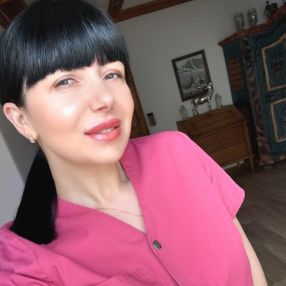 Elena-Raluca, Babysitter în Bistrița