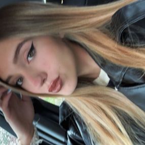 Vladiana, Babysitter în Târnăveni