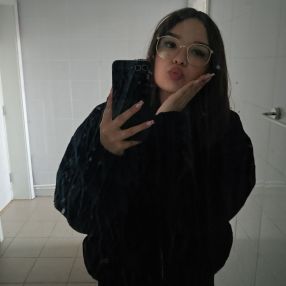 Alessya, Babysitter în Domnești