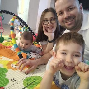 Geo, Familie în Moșnița Veche