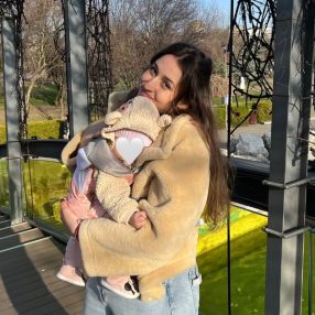 Teodora, Babysitter în București