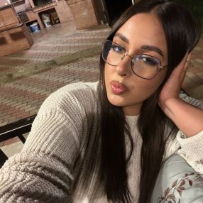 Alexa, Babysitter in Satu Mare
