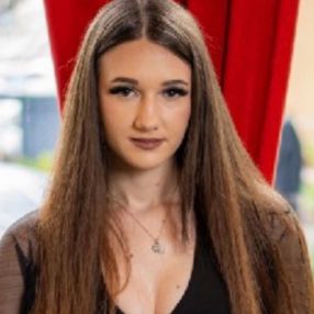 Denisa, Babysitter în Săcele