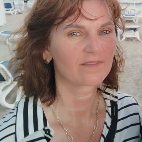 Viorica Emilia, Babysitter în Vulcan