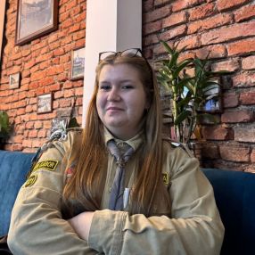 Iulia, Babysitter în Aiud
