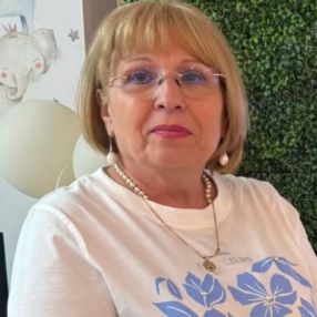 Lenuta, Babysitter in Cisnădie