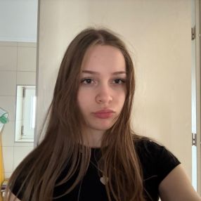 Jiva, Babysitter în Vladimirescu