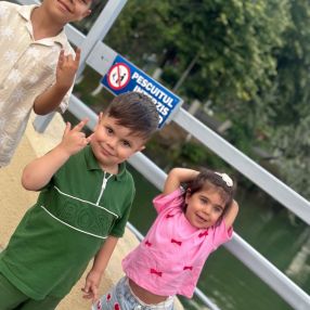 Scd, Familie în Bacău