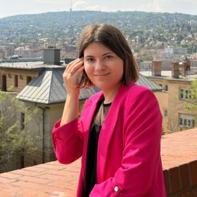Mihaela, Babysitter în Iași
