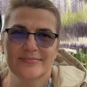 Constantina, Babysitter in Popești-Leordeni