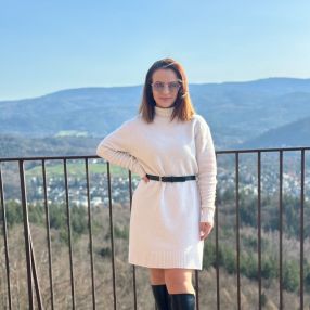 Selin, Babysitter in Domnești