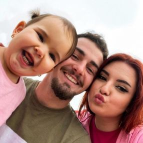 LORE, Family in Baia Mare