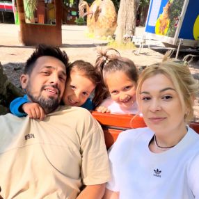 Simona, Family in Ploiești