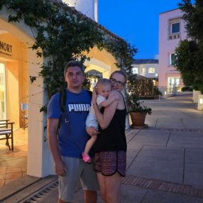 Dana, Familie în Dragomirești-Deal