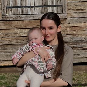 Ella, Babysitter în Năvodari