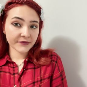 Mihaela, Babysitter în Mamaia-Sat