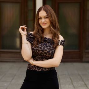 Jánk, Babysitter în Satu Mare