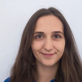 Andra, Babysitter in Pitești