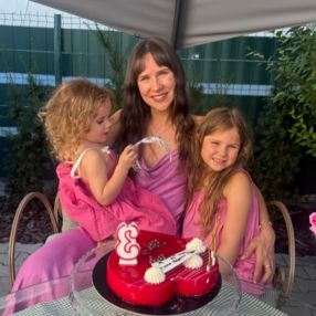 Iulia, Family in Cluj-Napoca