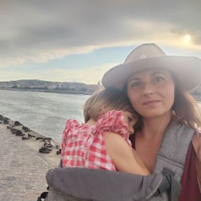 Adina, Familie în Oradea