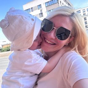 Ramona, Familie în Voluntari