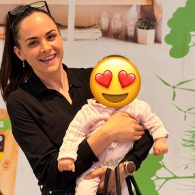 Ana, Babysitter in Măgurele