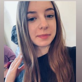 •Laura, Babysitter în Hunedoara