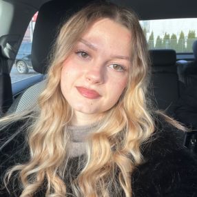 Sara Victoria, Babysitter în Mediaș