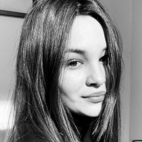 Mihaela, Babysitter în Petroșani