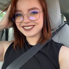 Alexandra, Babysitter în Salonta