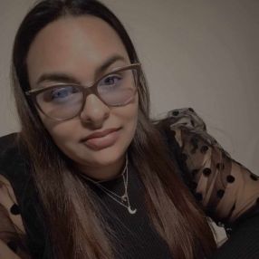 Larisa, Babysitter în Codlea