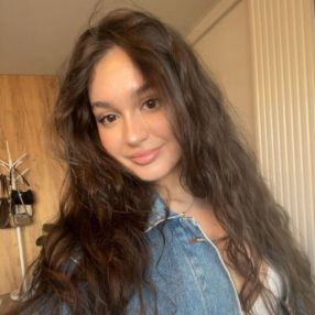Ana, Babysitter în Baia Mare