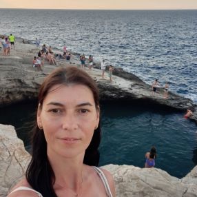 Elena Daniela, Babysitter în Câmpina