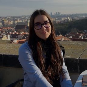 Flavia, Babysitter in București