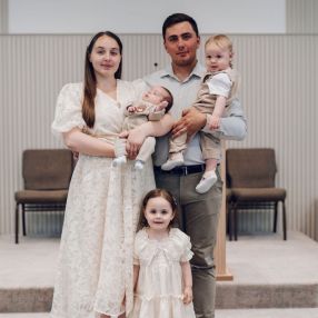 Sidonia, Family in Suceava
