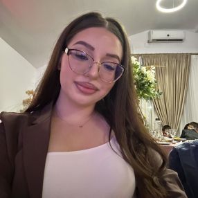 Andreea, Babysitter in București