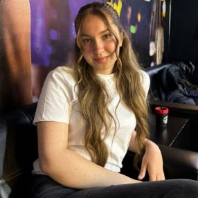 Denisa Nicoleta, Babysitter în Livada