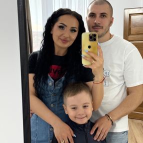 Lavinia Alina, Family in Pitești