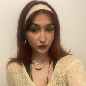 Giulia, Babysitter în București