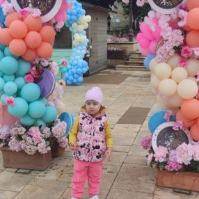 Ionela-Simona, Familie în Piatra Neamț