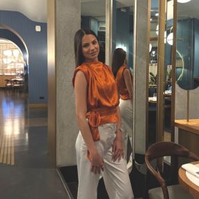 Briana, Babysitter în București