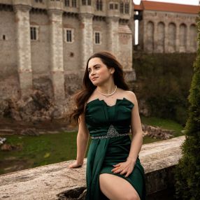 Alexandra, Babysitter în Petrila