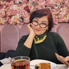Valentina, Babysitter în Dobroești