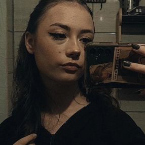 Giulia, Babysitter în Sebeș