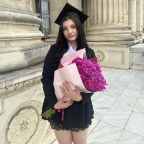 Andra, Babysitter în Curtea de Argeș